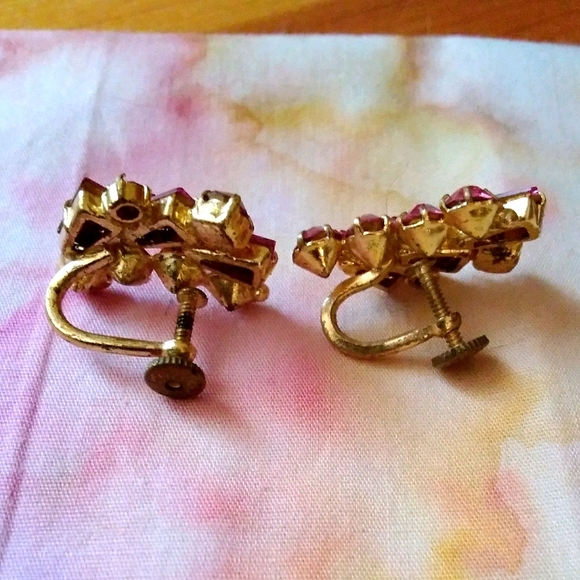 🌙1930's ArtDeco Pink CzechGlass Screwback Earrings - Picture 9 of 13